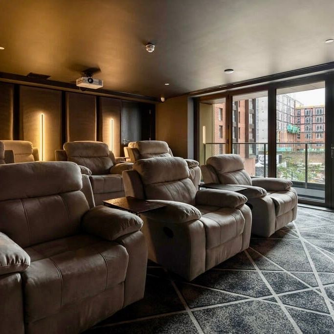 Studio Flat, Parliament Sqaure, L1 - Photo 1