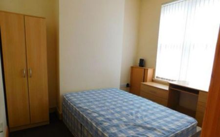 2 bedroom terraced house to rent - Photo 4