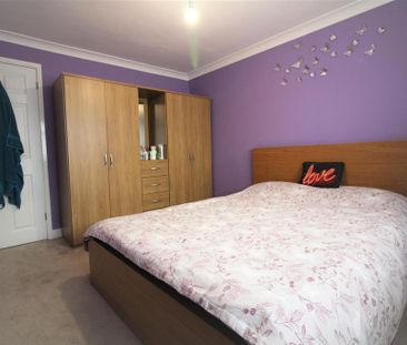 3 bedroom semi-detached house to rent - Photo 2