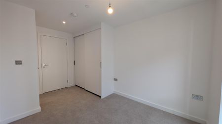 The Railings, Middlewood Locks - Photo 3