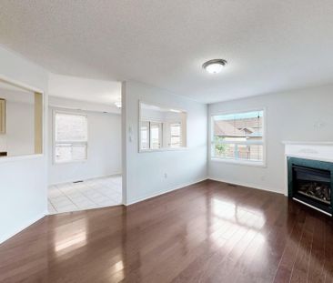 For Lease - 60 Cariglia Trail, Markham, Ontario - Photo 2