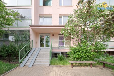 Pronájem bytu 1+kk a garsoniéry 33 m², Malenická , Praha - Photo 3