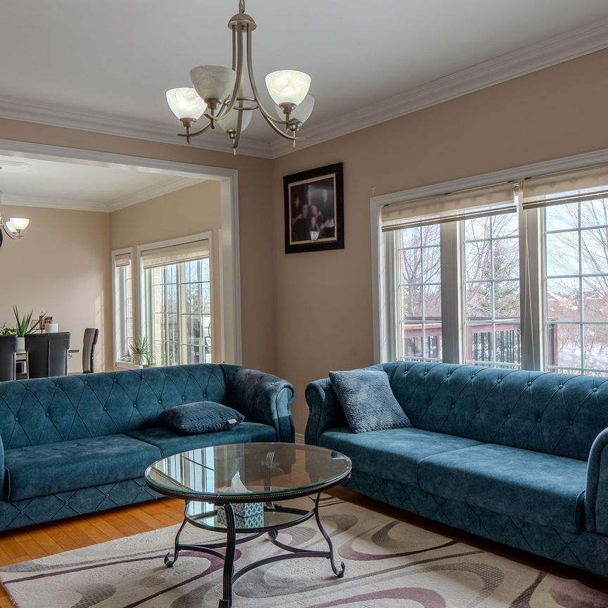 For Lease - 87 Warbler (Main & 2nd Floors) Avenue, Vaughan, Ontario - Photo 1