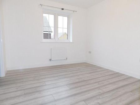 3 bedroom detached house to rent - Photo 2