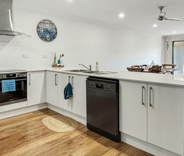 Bright, Spacious & Steps from the Water – Coastal Living at Its Best - Photo 2