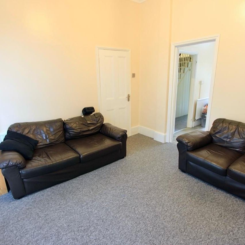 5 Bed Terraced House, Blackstock Road, N4 - Photo 1