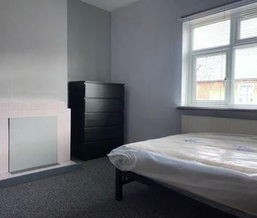 Room in a Shared House, Blenheim Road, RG1 - Photo 4