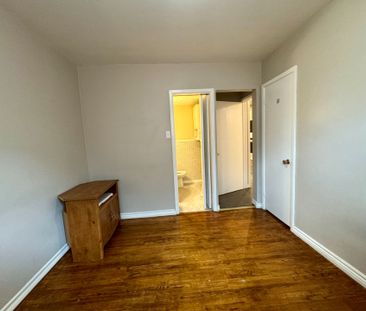 For Lease - 30 Ivordale Crescent Unit# Main, Toronto, Ontario - Photo 6