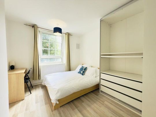 4 bedroom flat share to rent - Photo 1