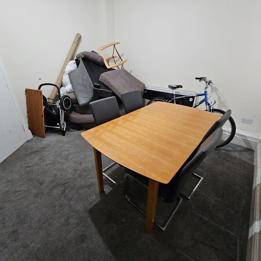 Room in a Shared House, Lawrence Road, L15 - Photo 1