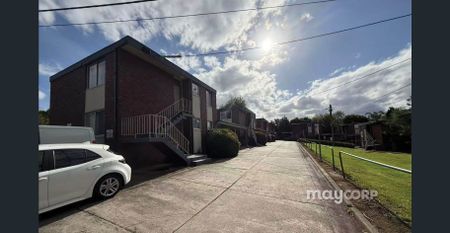 Refurbished 2-Bedroom Unit with Private Courtyard in Convenient Burwood East Location - Photo 4