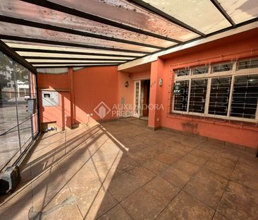 Casa com 4 quartos e 240m² para alugar em Floresta, Porto Alegre. - Foto 3