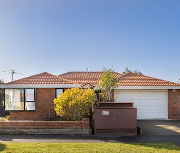Lovely two bedroom house close to Northlands mall! - Photo 1