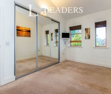 2 bedroom apartment to rent Pretoria Road, Chertsey, KT16 - Photo 5