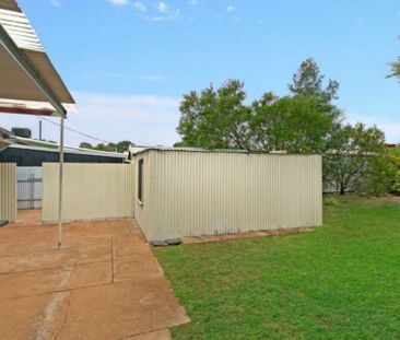 Family-Friendly Comfort in Elizabeth South - Photo 4