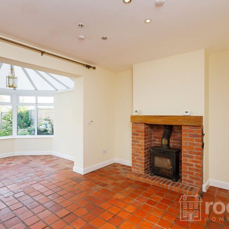The Avenue, Hartshill, Stoke On Trent, ST4 - Photo 1
