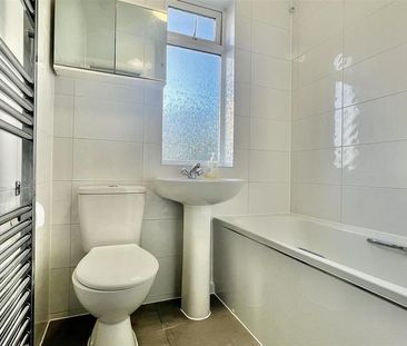 2 bedroom semi-detached house to rent - Photo 2