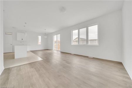 For Lease - 7871 SEABISCUIT Drive, Niagara Falls, Ontario - Photo 4