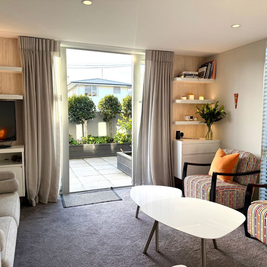 Merivale, 3 bedrooms - Photo 1