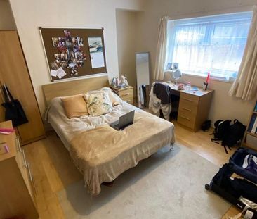 6 bedroom terraced house to rent - Photo 2