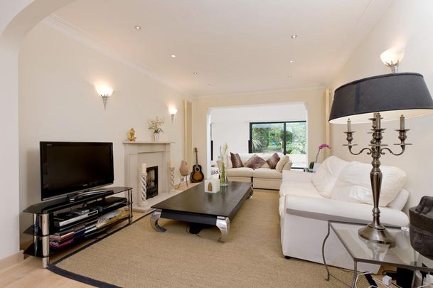 5 bedroom detached house to rent - Photo 1