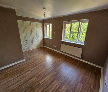 3 bedroom end of terrace house to rent - Photo 3