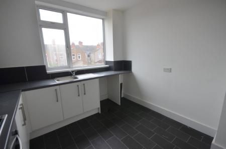 1 bedroom Flat To Let - Photo 4