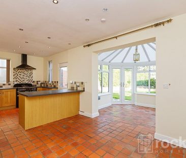 3 bedroom detached house to rent - Photo 5