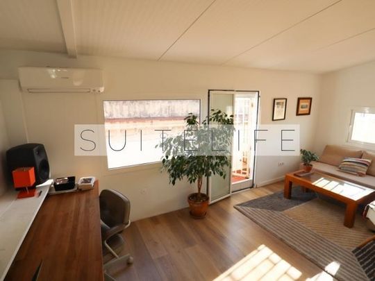 Van Gogh Lives Upstairs - Photo 1