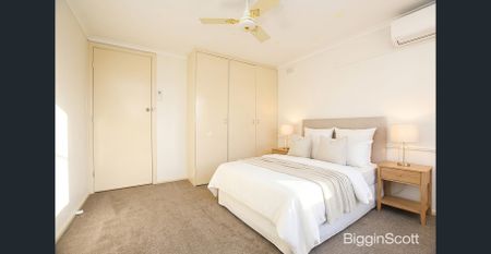 Spacious Family Living in a Quiet Court Location - Photo 4