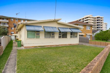 Two Bedroom Unit In The Entrance - Photo 5