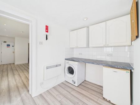 Studio to rent - Photo 5