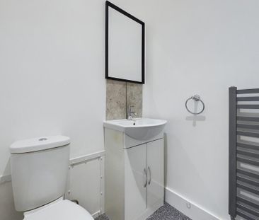 2 bedroom ground floor maisonette to rent - Photo 3