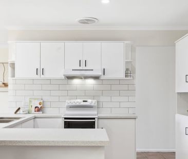 12 Moncur St, Woodcroft SA 5162 - House For Rent | Domain - Photo 4