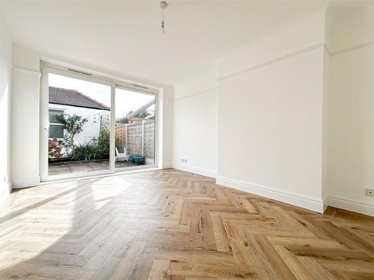 3 bedroom end of terrace house to rent - Photo 1