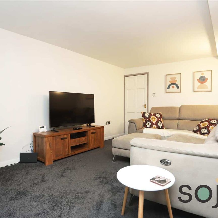 The Street, Corton, Suffolk - Photo 1