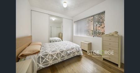 Stylish Apartment Opposite Penshurst Park - Photo 3