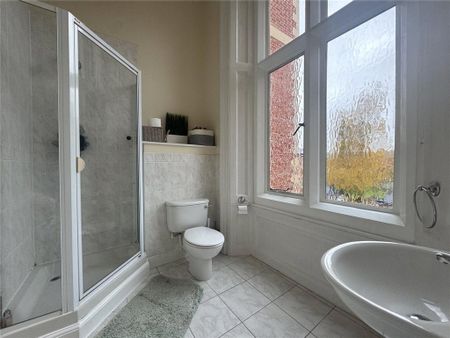 3 bedroom apartment to rent - Photo 5