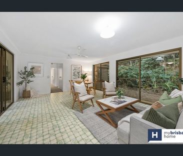 LARGE FAMILY HOME in a QUIET CUL-DE-SAC - Photo 1