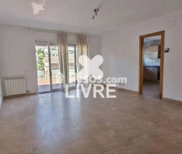 Casa adosada en alquiler en Vallirana - Photo 1