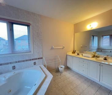 For Lease - 84 White Lotus Circle, Markham, Ontario - Photo 6