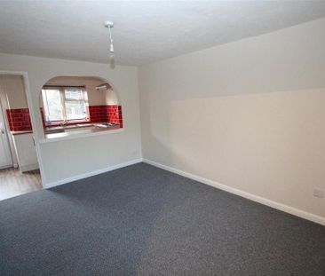 2 bedroom detached house to rent - Photo 3