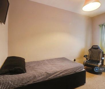 4 bedroom terraced house to rent - Photo 5