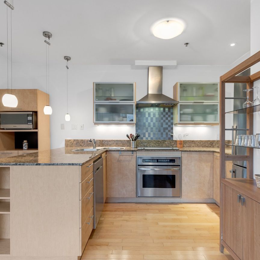 405 Rue Sherbrooke E., Montréal (Le Plateau-Mont-Royal), QC H2L - Photo 1