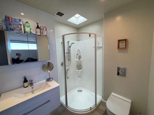 One Bedroom Central Delight - Mt Maunganui - Photo 1