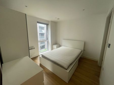 3 Bed Flat, Every Street, M4 - Photo 2