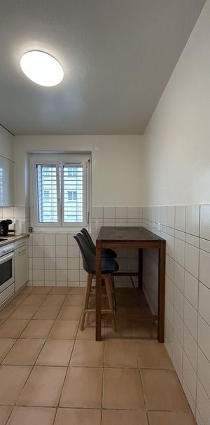 Large 1.5 room apartment in quiet area near the city center - Photo 1