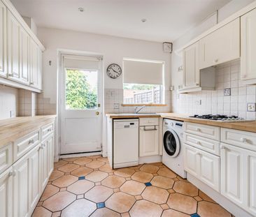 3 bedroom house - end terrace - Photo 5