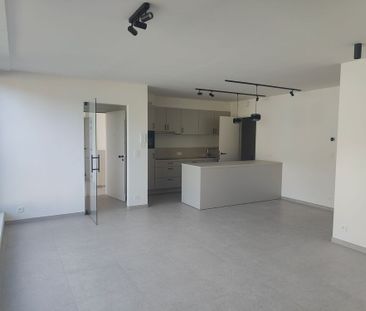 Nieuwbouwappartement met 2 slaapkamers en balkon te Sint-Kruis. - Photo 5