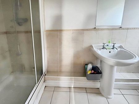 Warren Road, Ashford, Surrey, TW15 1SD - Photo 3